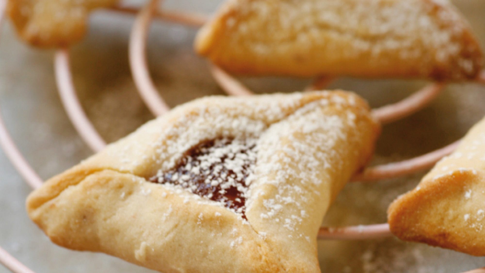אוזני המן בשתי גרסאות. צילום: דניה ויינר | סגנון: דלית רוסו
