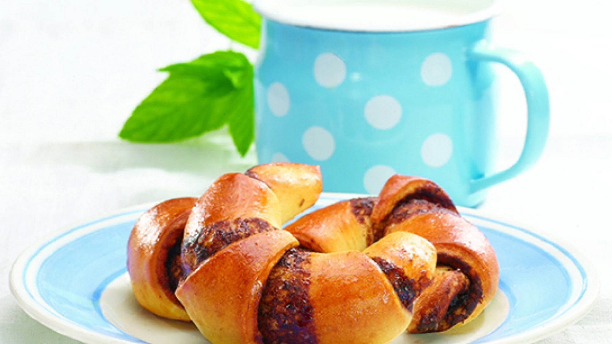 רוגלעך שוקולד מבצק בריוש עדין. צילומים: יח"צ