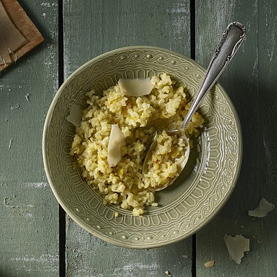 ריזוטו מילנזה של מיכל לוי. צילום: אנטולי מיכאלו, סטיילינג: ענת לבל