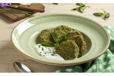 לביבות אפונה בסגנון אטילקי של פאולין שובל. צילום: איל גרניט