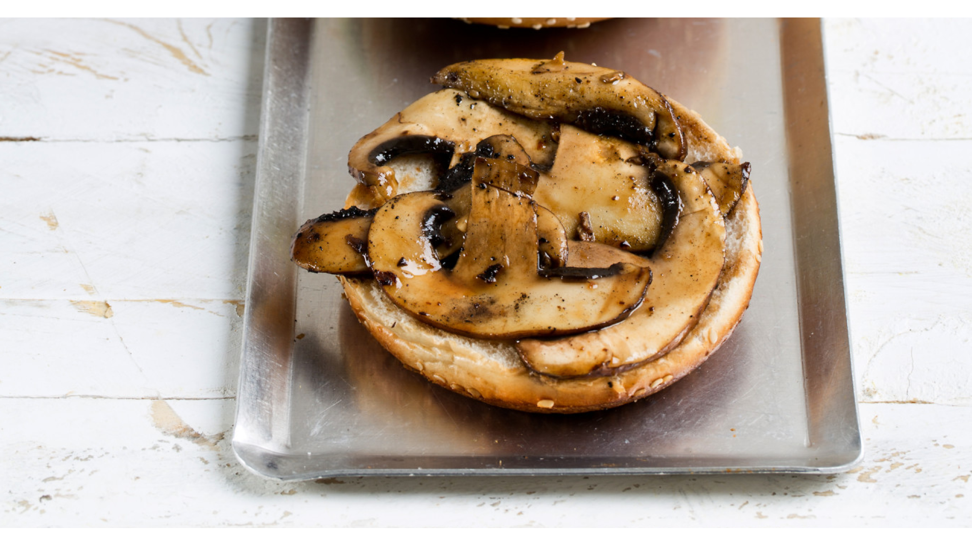 המבורגר פטריות צמחוני של מושיק רוט צילום וסטיילינג: בועז לביא