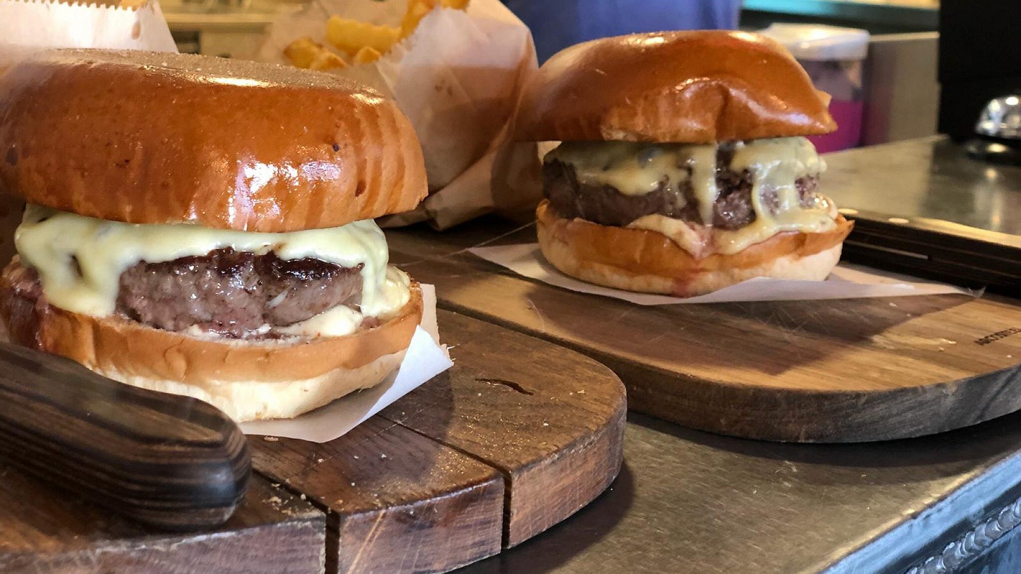 המבורגר במסעדת Fat Cow. צילום: באדיבות המסעדה