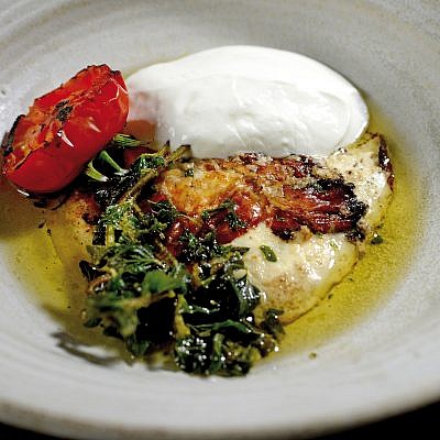 מאזט ג'יבנה עם זעתר מטוגן. צילום: רן בירן