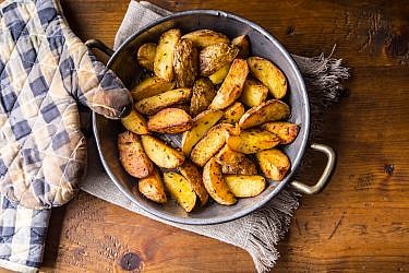 תפוחי אדמה בתנור - מתכון בסיסי. צילום: shutterstock