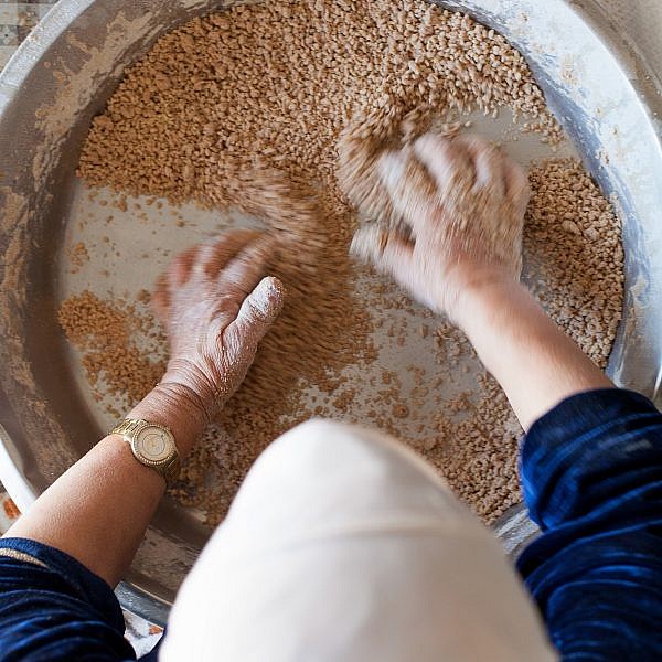 הכנת מפתול. צילום: גל בן זאב