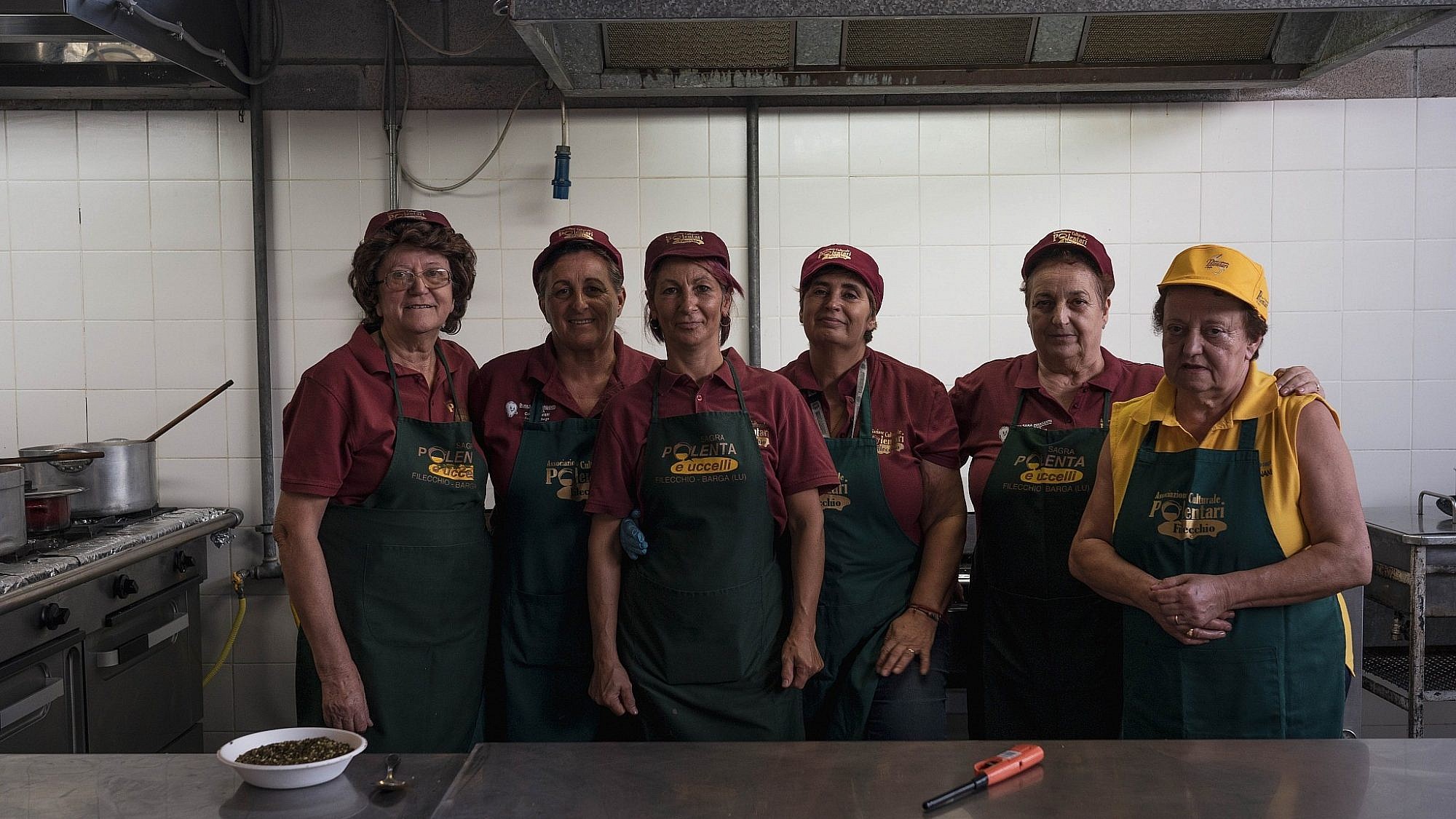 נשות הסגרה של הבשר בפסטיבל הסגרה באיטליה. צילום: ג'אדה פא'ולוני