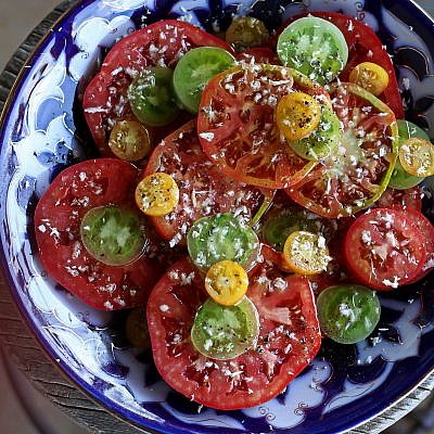 Bloody Salad של שף ארז קומרובסקי. צילום: מתן שופן