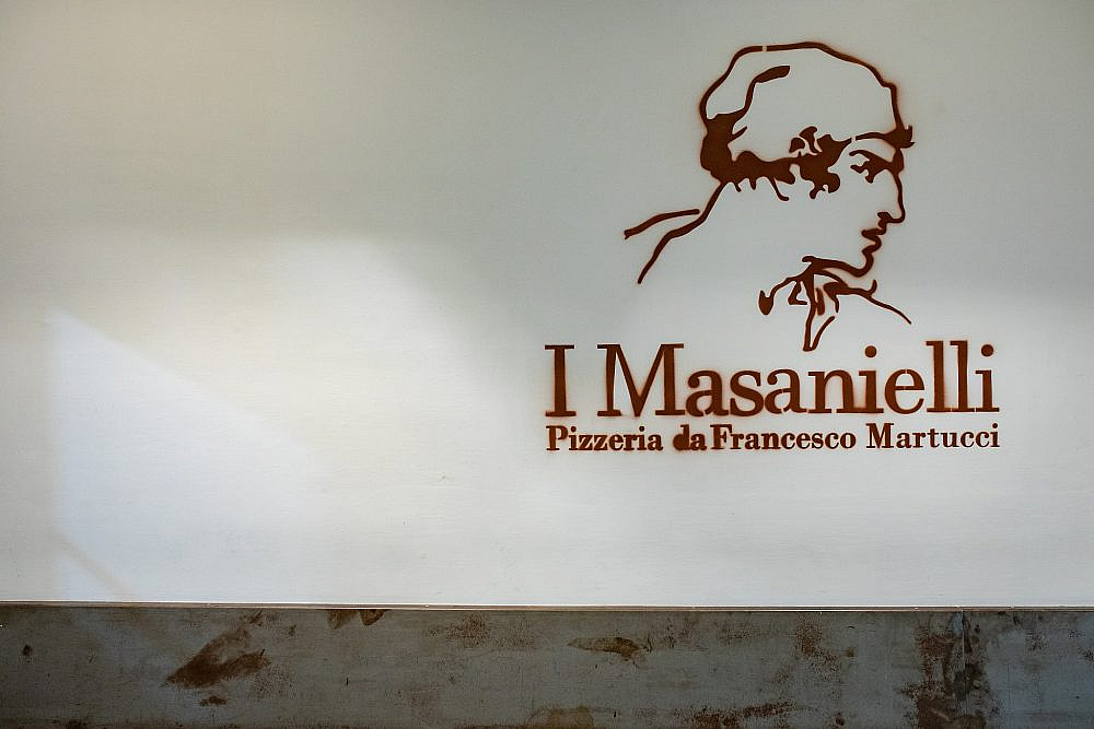 על שם המהפכן האיטלקי־נאפוליטני pizzeria i masanielli, איטליה. צילום: שני בריל
