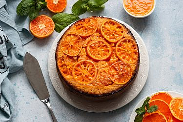 עוגת תפוזים ותבלינים הפוכה. צילום: shutterstock
