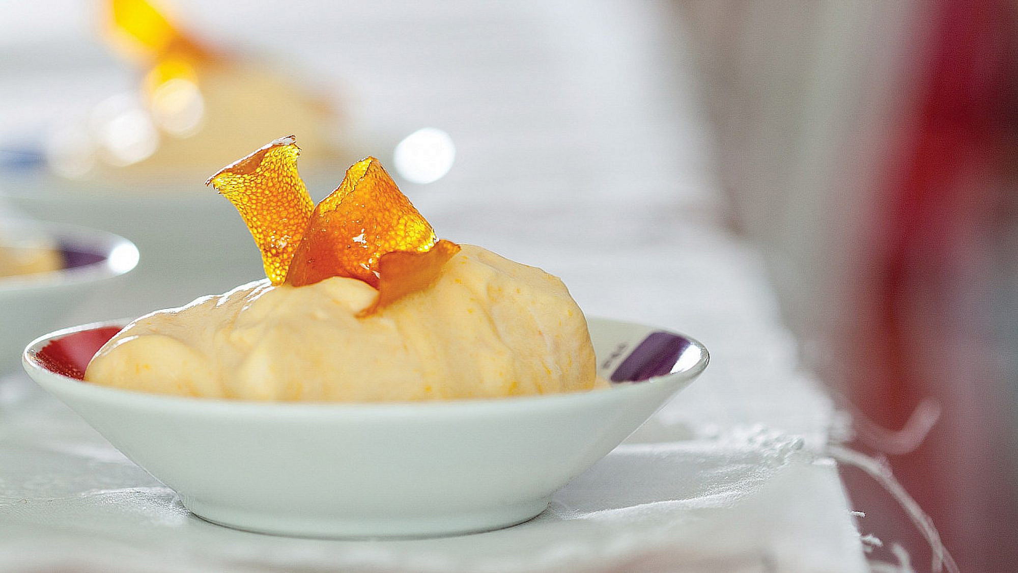 זביונה תפוז עם קליפות תפוז מסוכרות של עינב ברמן. צילום: דניאל לילה. סטיילינג: טליה אסיף