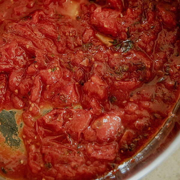 רוטב עגבניות איטלקי-אמריקאי של שף יוגב ירוס. צילום: שני בריל
