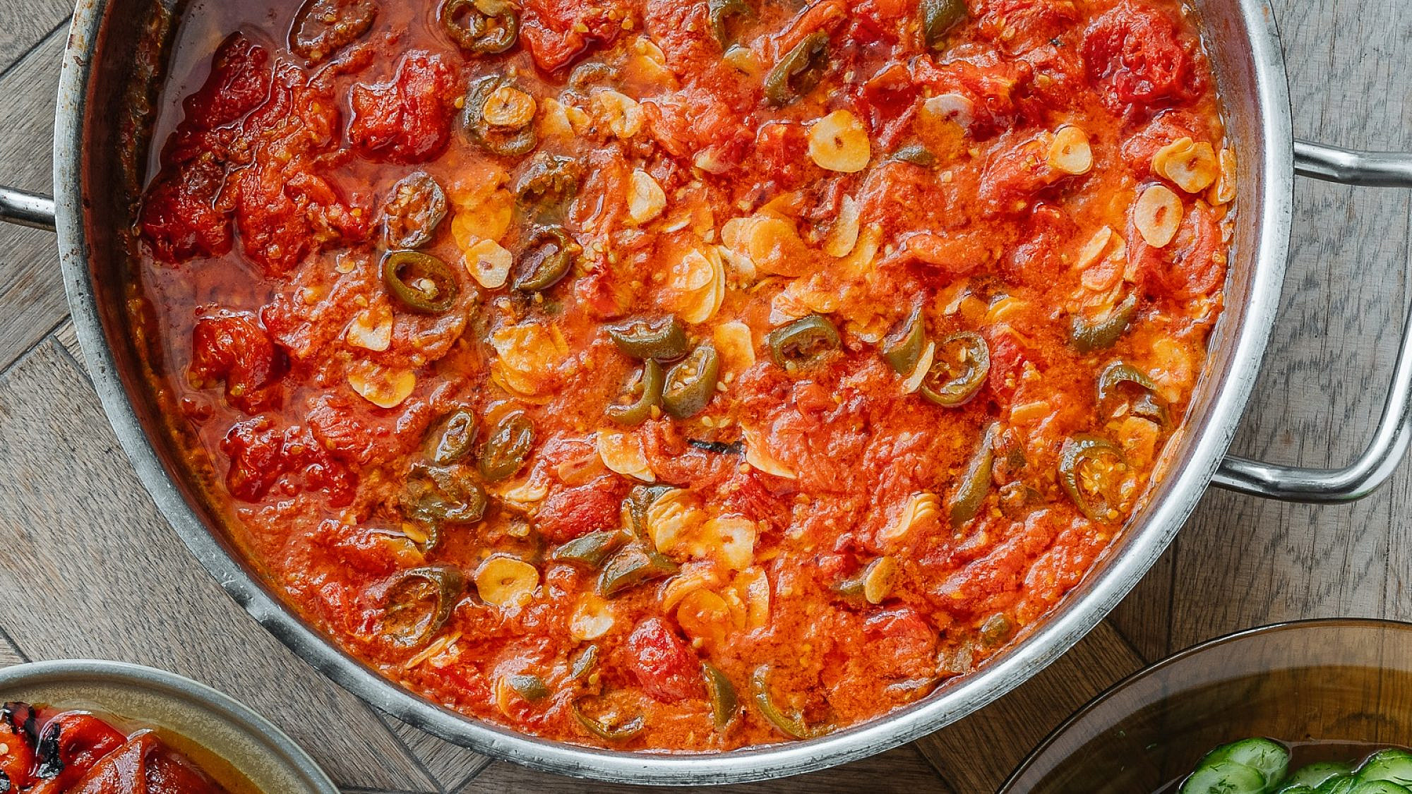 סלטה קוצ'ה – מטבל עגבניות חריף | צילום: איתמר גינזבורג